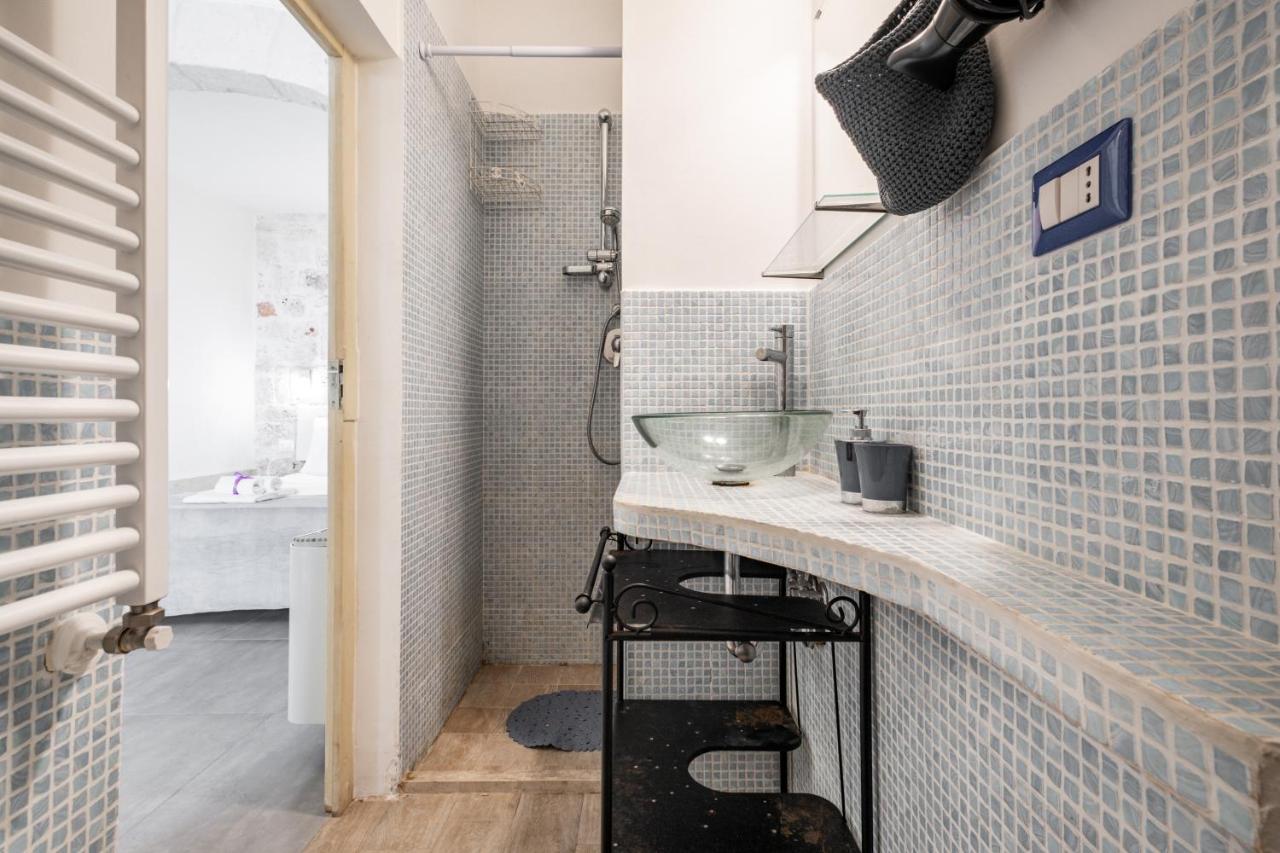 אוסטוני La Casa Nel Vico Pretty Apartment מראה חיצוני תמונה