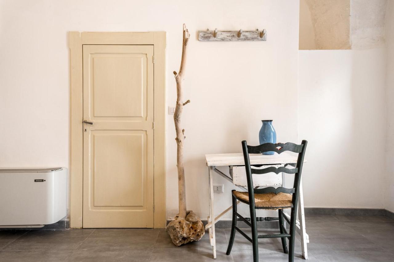 אוסטוני La Casa Nel Vico Pretty Apartment מראה חיצוני תמונה