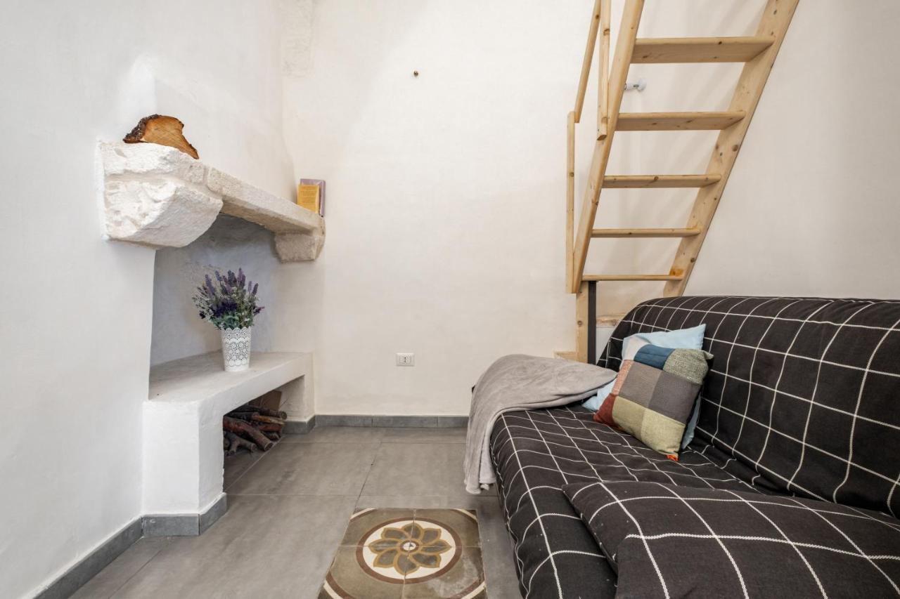 אוסטוני La Casa Nel Vico Pretty Apartment מראה חיצוני תמונה